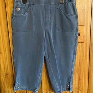 Dream Jeanne Blue Denim Capris